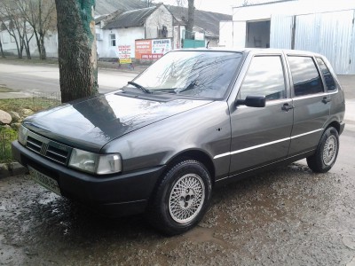 Fiat-Uno-91_001.jpg