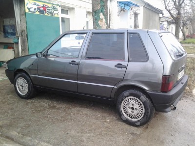 Fiat-Uno-91_002.jpg