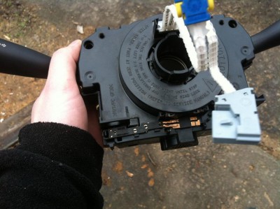 Ремонт торцевой кнопки подрулевого переключателя Citroen C5